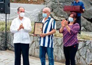 Por su labor consagrada a la preservación y divulgación de la memoria histórica de la nación, recibió el pasado 23 de abril el Premio Nacional de Historia 2022. / guerrillero.cu