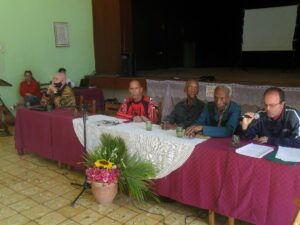 Panel de personalidades vinculadas a la ciencia en el territorio.