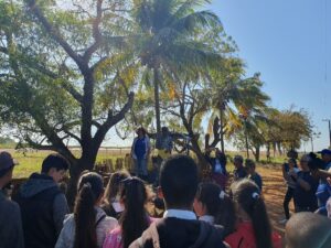 Inauguración de la VII Feria Docente Agropecuaria junto a estudiantes de Enseñanza Técnico-Profesional y Secundaria Básica del municipio.