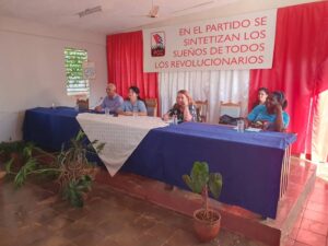 Candidatas a diputadas a la Asamblea Nacional del Poder Popular junto a las máximas autoridades de Pedro Betancourt.