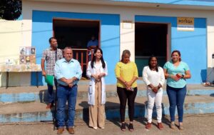 Alisbeth junto a los otros cuatro candidatos a diputados por el municipio de Matanzas. Foto: Hugo García.