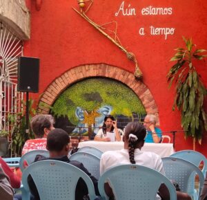 Se presentan libros procedentes de editoriales colombianas en la Feria del libro en Matanzas.