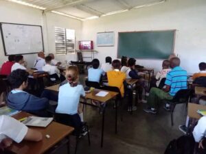 Proyección de material audiovisual para fomentar el combate a las drogas en los estudiantes del IPU "Dionisio Morejón Morejón".