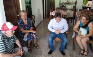 Autoridades matanceras visitan a combatientes de Playa Girón
