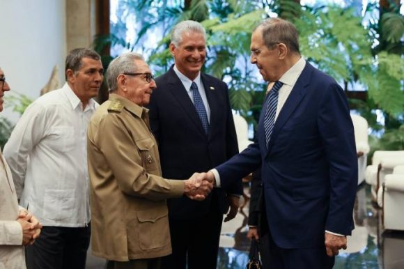 Lavrov con Raúl y Díaz-Canel