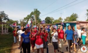 Efectúan desfile en saludo al Primero de Mayo en el poblado de Agramonte (+audio)