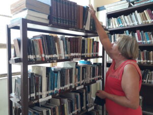 Cachita: la esencia de una bibliotecaria cubana