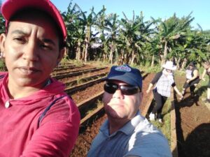 Con un primer plano, el secretario de la CTC en el municipio de Matanzas enseña en Facebook su participación en esta jornada dominical productiva. Foto: Reyes Urquiza.