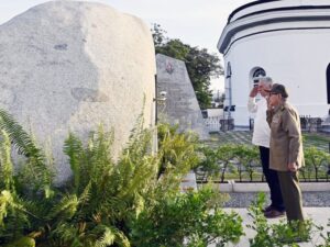 Rinden tributo a los padres fundadores de la Patria y a los héroes y mártires del 26 de julio