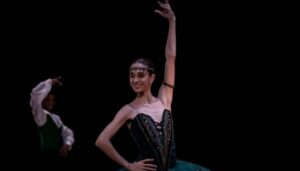 Estudiantes de la Escuela Nacional de Ballet Fernando Alonso ganan medalla de oro en festival internacional