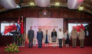 Intercambia delegación de China con autoridades de provincia de Cuba