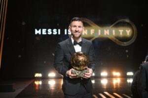 Messi gana su octavo Balón de Oro y hace historia en el fútbol