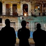 Fallecieron dos rescatistas tras derrumbe de edificio en La Habana