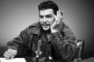 Día del Economista y Contador: el Che como guía