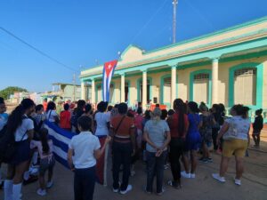 El desfile martiano partió desde la sede municipal del Partido hasta el parque Pepe Roque del territorio betancourense.