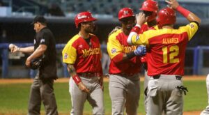 Reforzados ambos contendientes por título liguero en béisbol cubano