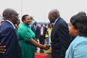 El Vicepresidente de la República de Cuba arribó a Uganda este jueves (hora local), al frente de la delegación de la Mayor de las Antillas que participará en la XIX Cumbre del Movimiento de Países No Alineados (MNOAL) y en la Tercera Cumbre Sur. Foto: Estudios Revolución.