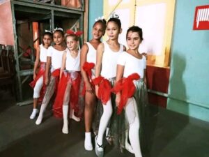 La danza con los más pequeños es también motivación en el proyecto «Maravillas...»