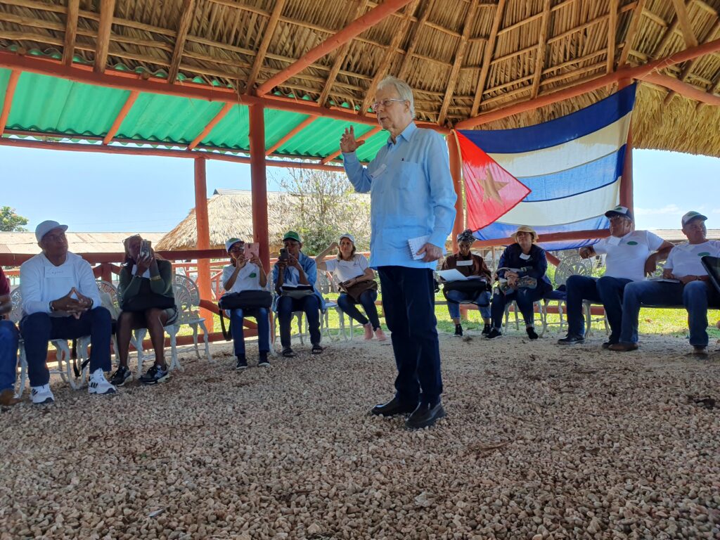 Frei Betto exhortó a capacitar a la población sobre la educación nutricional y el hecho de comenzar la soberanía alimentaria desde el hogar.