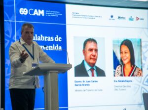 Cuba labora con la visión de convertir el turismo en una fuerza positiva para la transformación, avance y bienestar de sus comunidades, aseguró García Granda. Foto: Cuenta de X de Gracía Granda.