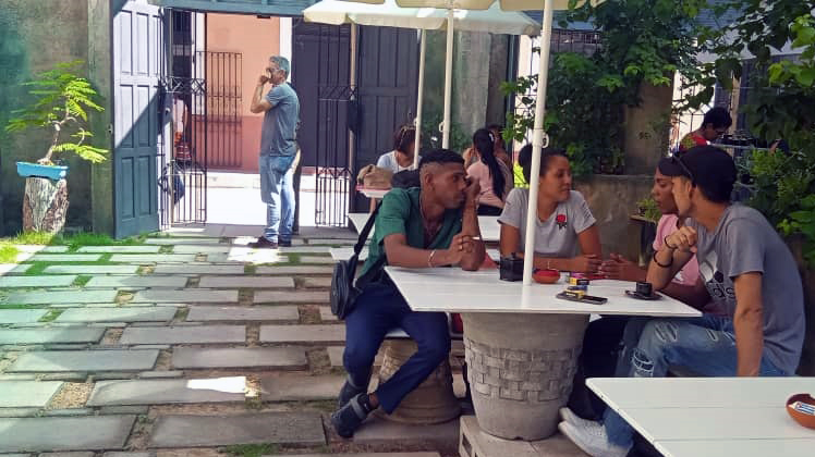 acompañamiento a emprendedores y pequeños negocios incipientes en temas tan sensibles como asuntos legales, económicos, diseño de proyectos y marketing. Foto: del autor.
