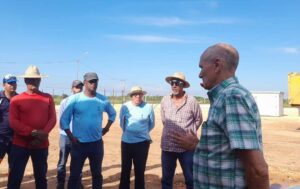 Arnaldo Díaz, dirigente sindical en el hotel Sol Palmeras, elogia la labor de las fuerzas constructoras del Parque Solar Fotovoltaico Jovellanos II. Foto: Cortesía de la CPCTC.