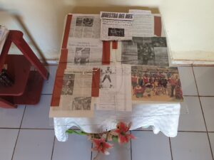 Entre los mayores atractivos, se exhiben fotografías recortes de prensa alegóricos al voleibol antillano.