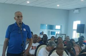 Arnaldo Díaz denunció los problemas del transporte obrero a cargo de Transmetro y su incidencia negativa en el servicio turístico. Foto: Noryis