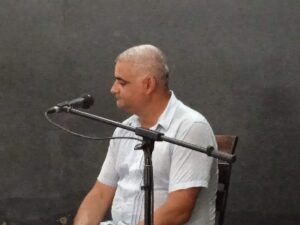 Orismay Hernández, poeta decimista, diputado al Parlamento Cubano