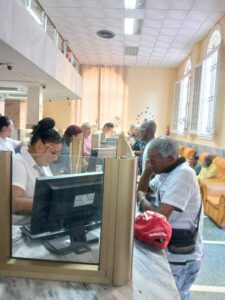 Un punto destacado de BANDEC en Matanzas es su protagonismo en el proceso de bancarización. Foto Cortesía de BANDEC Matanzas.