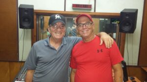 Pelly junto a Leonardo (Pupi) Suárez, realizador de sonido con el trabajó durante muchos años.