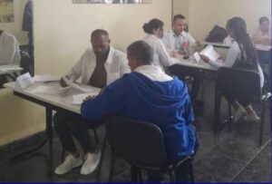 La Feria reunió a más de una veintena de especialistas . Foto: Foto: Tomada del Facebook del aeropuerto.