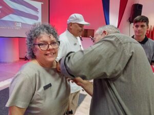 La distinción es compromiso con la calidad en la prestación de los servicios, dijo Karina Mercedes Rodríguez, recepcionista en el Meliá Varadero, al recibir el reconocimiento. Foto: De la Autora
