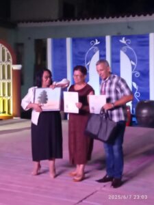 La periodista Maritza Tejera, al frente de la página web de Radio 26, recibe el gran premio en esta categoría del Festival Nacional de la Radio