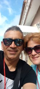 El director de programas de Radio 26 Nolberto Cedeño y la periodista Jessica Mesa