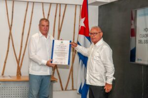 Es la segunda ocasión consecutiva en la que Danilo recibe la condición de cuadro destacado, un reconocimiento que prestigia aún más su desempeño como subdirector general de Starfish Cuatro Palmas. Vanguardia Nacional por varios años seguidos, los productos de esta instalación clasifican entre los mejores de #Varadero, según opiniones de clientes foráneos y nacionales.