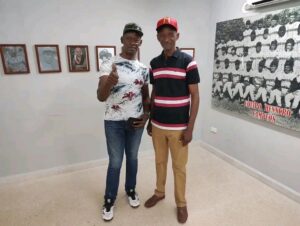 Foto junto a su amigo y compañero Jorge Luis Valdez